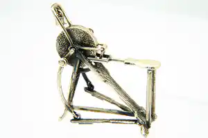 Bijzonder mooi 2e gehalte (835) Zilveren etagere / miniatuur "Slijpsteen" verkocht voor € 68!