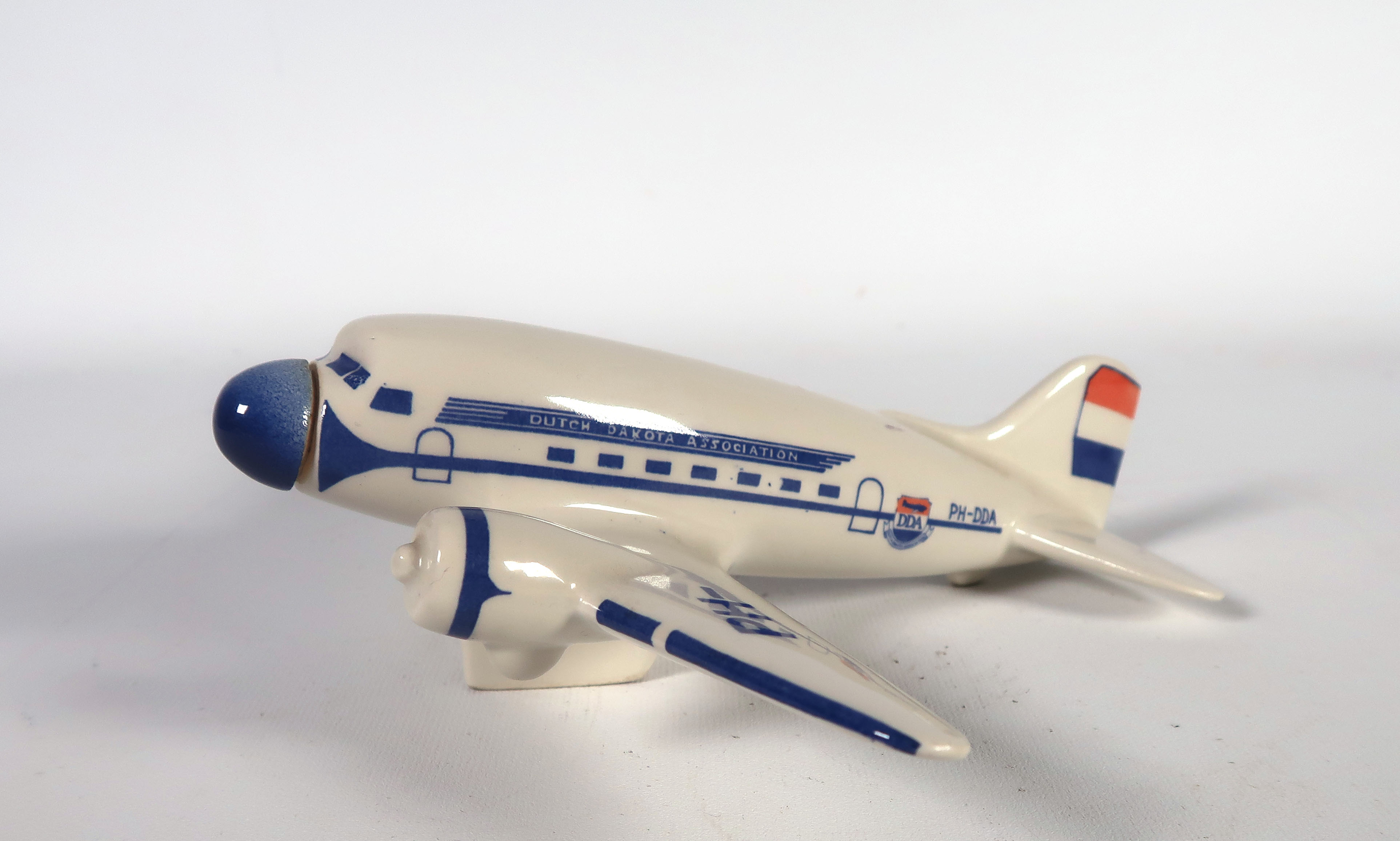 Plateelbakkerij Zuid-Holland - Plateel en aardewerk, Lot van drie objecten kopen? Bied vanaf 1!