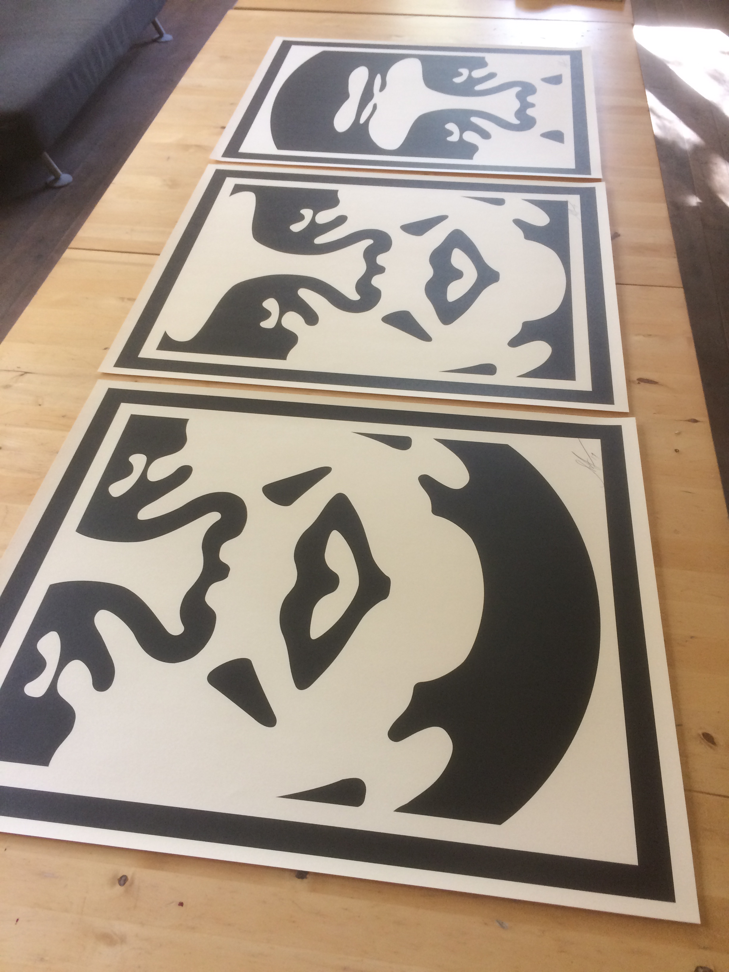 Shepard Fairey - Obey - Three faces - cream kopen? Bied vanaf 85!