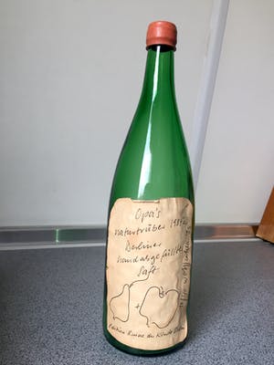 Wolf Kahlen - "Opa's naturtrubes 1984er handabgefulltes saft" - Bijzonder Object kopen? Bied vanaf 99!