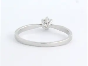 18k wit gouden solitair ring met bolsjewiek geslepen diamant 0.11 ct - rm 16.5 kopen? Bied vanaf 165!