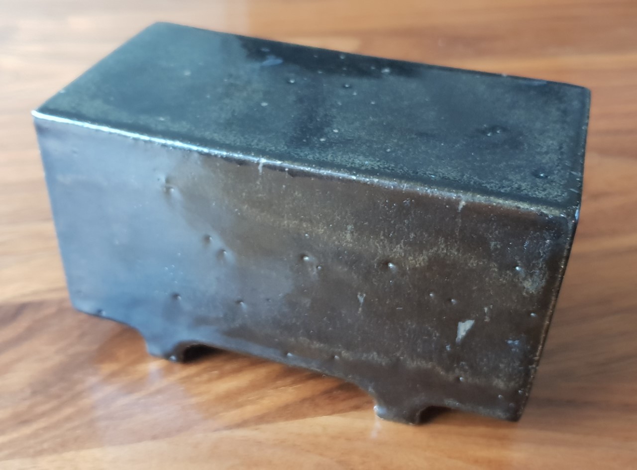 Niet of onleesbaar gesigneerd - keramiek, box, monogram doch voor mij onbekend kopen? Bied vanaf 1!