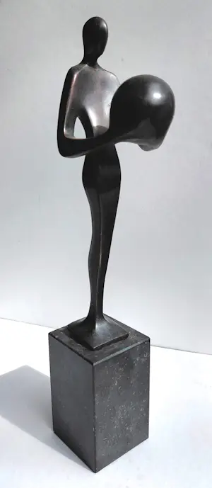 Marinus Klap - Figuur met bal, bronzen beeld (unica) kopen? Bied vanaf 350!