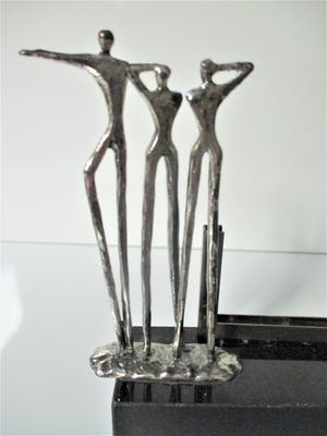 Corry Ammerlaan - Fotolijst met de sculptuur 'Visie' van een verzilverde legering kopen? Bied vanaf 20!