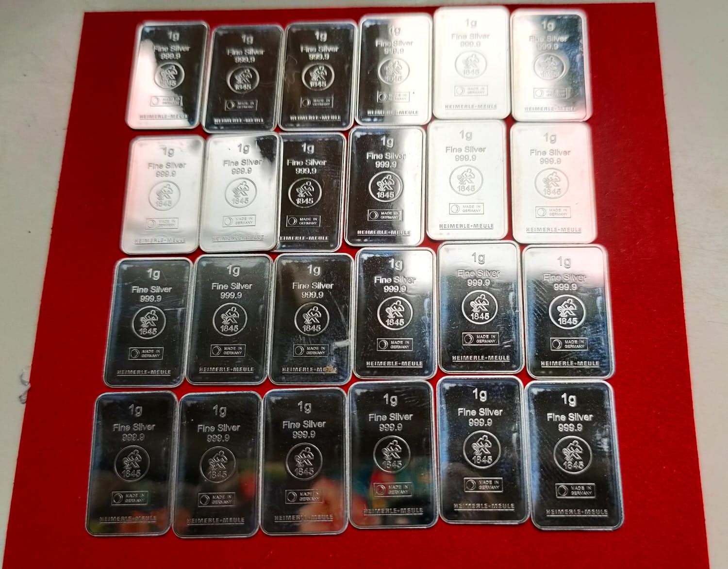 Internationaal Zilver - 25 x 1 gr .999 zilverbaartjes smelter Heimerle + Meuler r kopen? Bied vanaf 70!