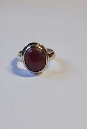 Nieuwe Schitterende  handgemaakte zilveren ring met  ovale echte robijn kopen? Bied vanaf 70!