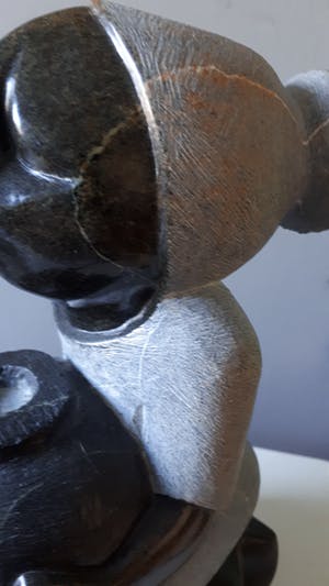 Niet of onleesbaar gesigneerd - S. Chiefamba Zimbabwe - Springstone sculptuur - kopen? Bied vanaf 1!