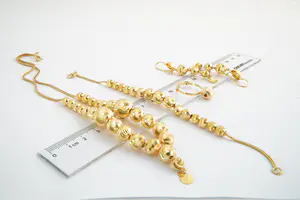 75 - Excl. SET 22 Krt gouden bolletjes collier, armband, ring en paar oorhangers kopen? Bied vanaf 1130!