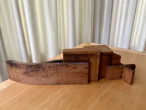 Pjotr Muller - Ruwhouten beeld kopen? Bied vanaf 350!