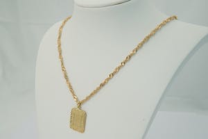 2545- 18 Krt - geel-gouden "gedraaid" collier - Arabische teksthanger - gekeurd kopen? Bied vanaf 310!