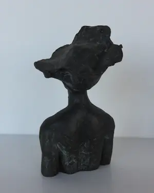 Mieke Oldenburg - Set van drie bronzen beeldjes, Vrouwfiguren kopen? Bied vanaf 200!