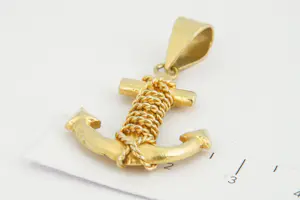 06 - Fraai gedetailleerde 18 Krt geel-gouden "Anker met kabeltouw" hanger kopen? Bied vanaf 290!