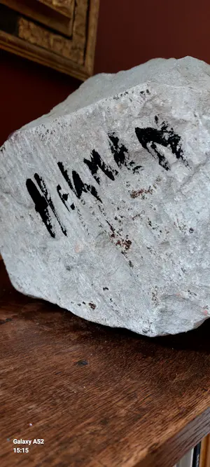 Joop Hekman - portret in hardsteen kopen? Bied vanaf 850!