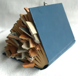Christina Linaris-Coridou - Object , Boek met Stenen - 2011 kopen? Bied vanaf 10!