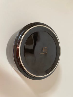 Niet of onleesbaar gesigneerd - Donkerbruine keramische deksel doos Pino Spagnolo voor Sicart Milano kopen? Bied vanaf 1!