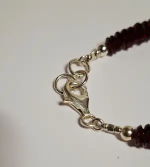 Nieuwe zilveren Armband met facetgeslepen granaat kopen? Bied vanaf 75!