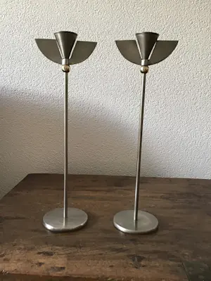 AcheterNiet of onleesbaar gesigneerd - Retro metalen kandelaars, Memphis style, jaren 80? Enchérissez de 10!