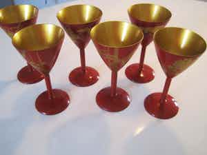 Niet of onleesbaar gesigneerd - Japans Makie lakwerk zes houten bekertjes verkocht voor € 10!