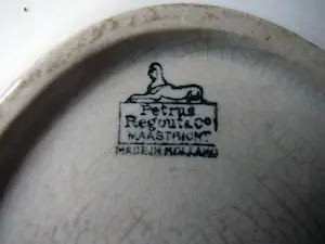 Firma Regout & Co - Roland Holst: Schaal NOF -keramiek 1924- kopen? Bied vanaf 1!