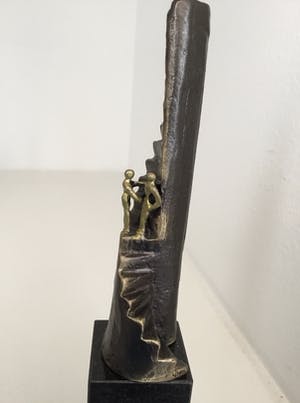 Corry Ammerlaan - Sculptuur “ De trap naar succes “ kopen? Bied vanaf 75!