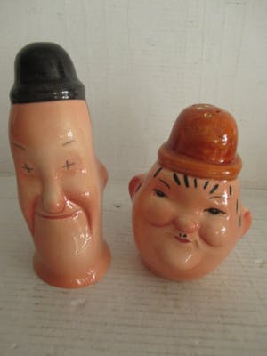 Niet of onleesbaar gesigneerd - Verzamelobject: porseleinen set van peper en zout met kopen? Bied vanaf 1!