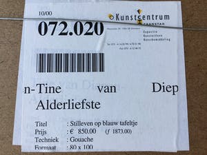 Tine van Diepen-Alderliefste - Stilleven op blauw tafeltje | Groot formaat kopen? Bied vanaf 100!