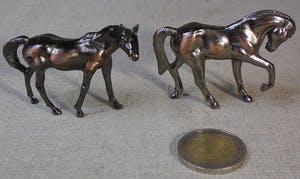Curiosa - Vijf decoratieve paardjes, echt leder, metaal en composiet kopen? Bied vanaf 1!