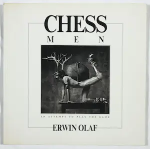 Erwin Olaf - Gesigneerd boek, Chessmen kopen? Bied vanaf 1!