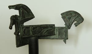 Eric Claus - Bronzen beeld paardenhoofden Rabobank: Kijken, Denken, Doen, 1992 kopen? Bied vanaf 795!