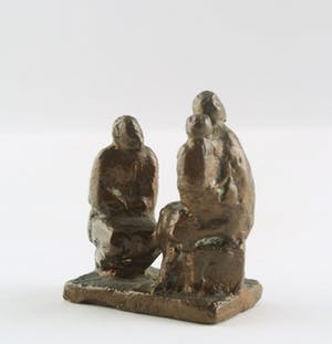 Han Wezelaar - Brons, Zittend gezin kopen? Bied vanaf 70!