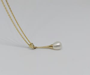 14k gouden collier met een zoetwater parel kopen? Bied vanaf 160!