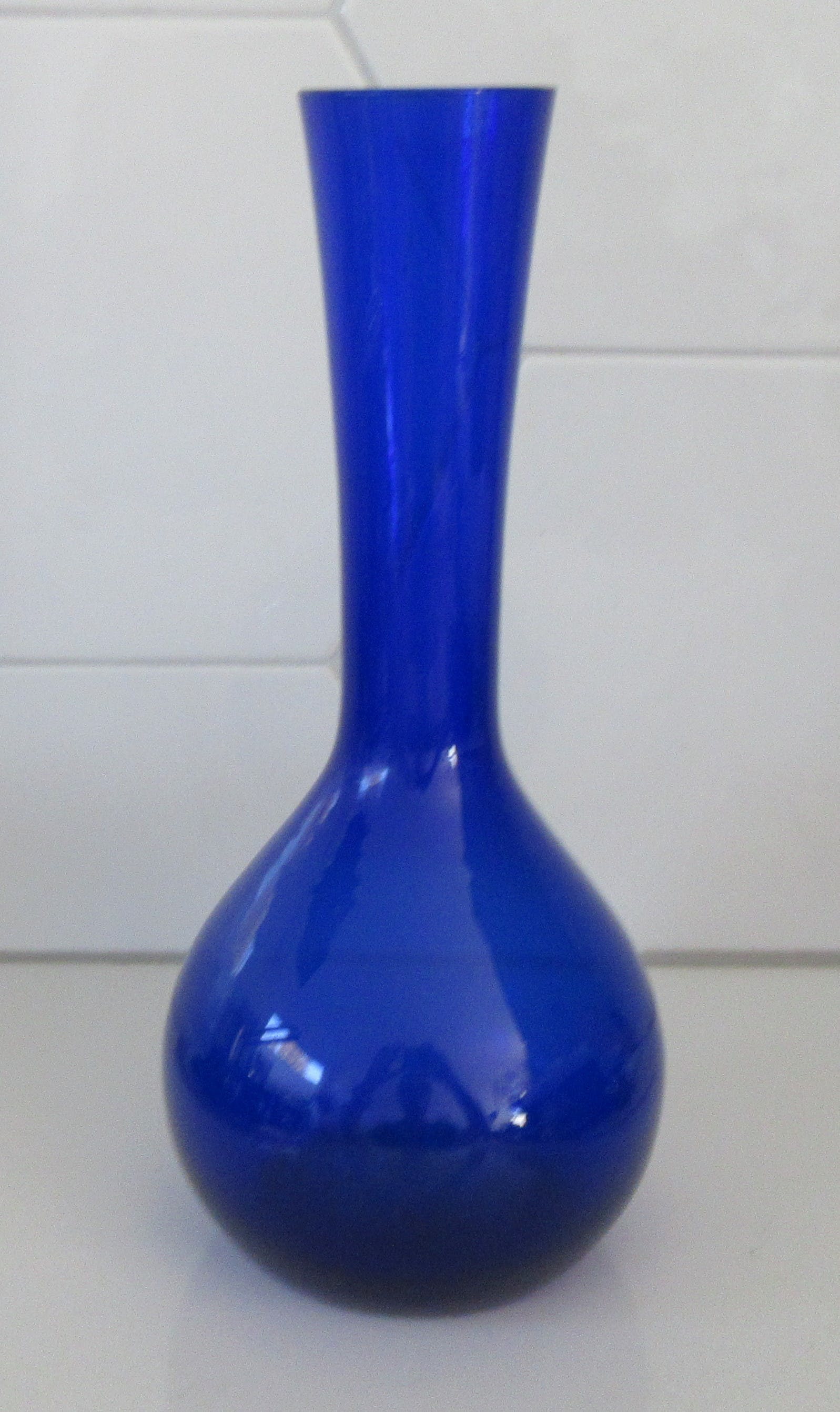 Glasfabriek Gullaskruf - Cobalt blauwe glazen "Bulb vase" ontwerp Arthur Percy kopen? Bied vanaf 25!