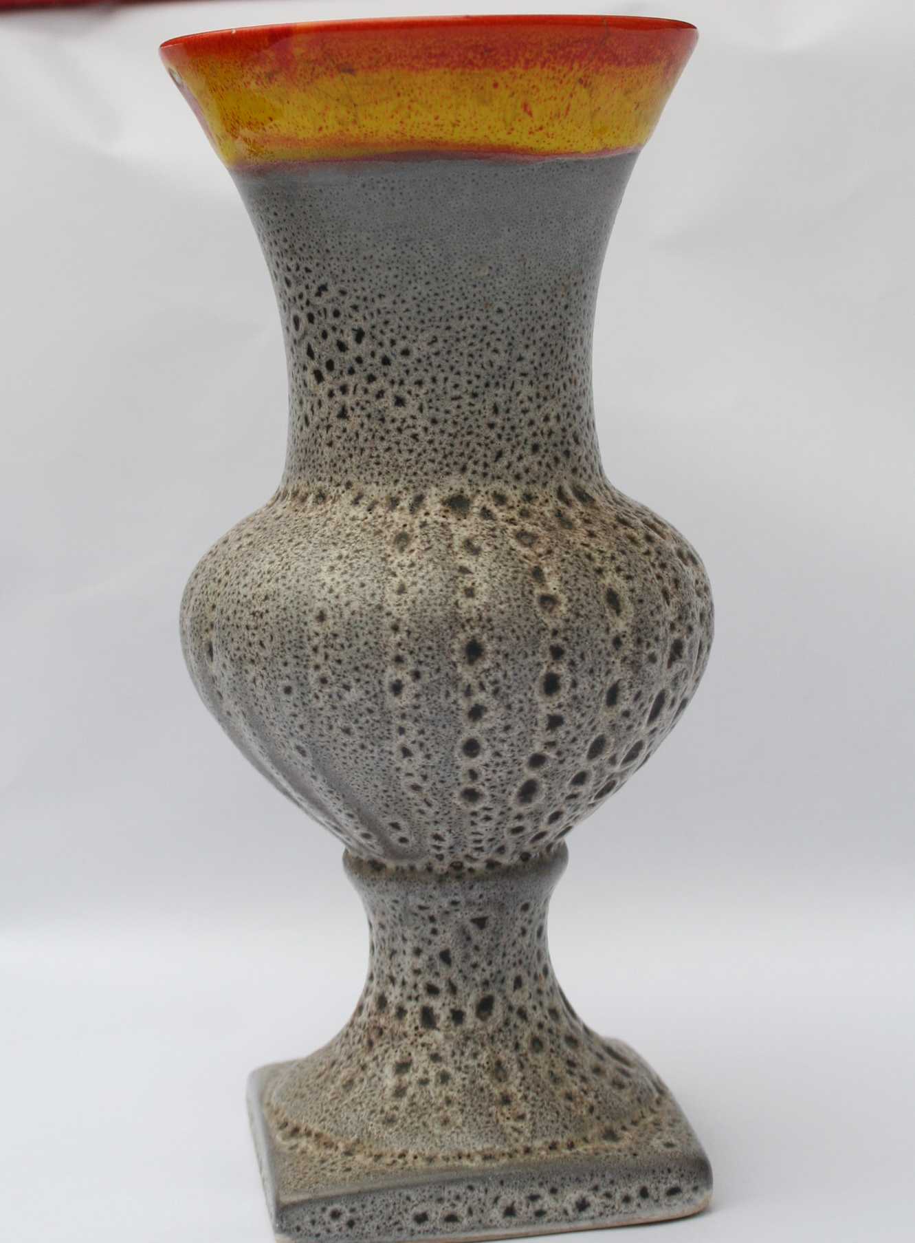 Niet of onleesbaar gesigneerd - vaas - bijzonder glazuur - model 200 kopen? Bied vanaf 1!