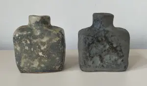 Jaan Mobach - Twee vintage blokvaasjes kopen? Bied vanaf 50!