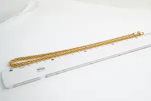 81 - Elegante 18 karaats geel-gouden ketting - gedraaid of "slinger" model kopen? Bied vanaf 740!