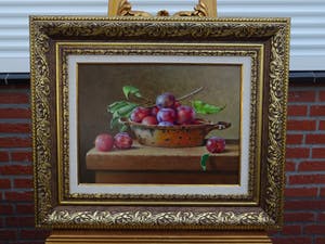 Hans Habraken - Mooi stilleven pruimen op een schaal. kopen? Bied vanaf 495!