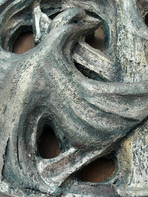 Klaas Pijlman - Chamotte / Aardewerk op paneel , Duif & Pax Christi - ca. 1970 kopen? Bied vanaf 25!