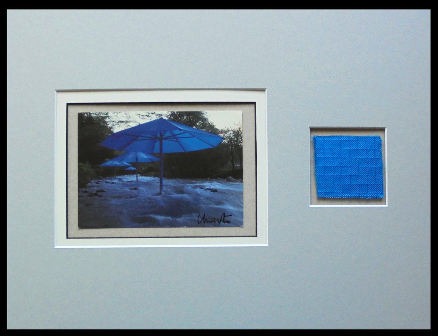 Christo - Umbrella Project for Japan - USA inc. original stofmonster XL -handgesigneerd verkocht voor € 139!