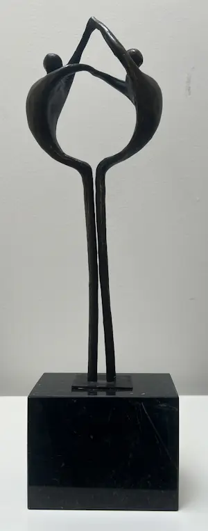AcheterCorry Ammerlaan - Bronzen sculptuur | Samen in elkaar (GROOT BEELD)? Enchérissez de 20!