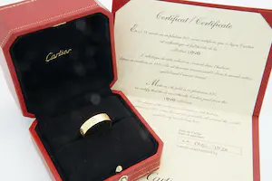 Acheter40- originele CARTIER 18kt geel-goud "love collection" screw ring certificaat? Enchérissez de 770!