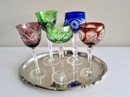 Niet of onleesbaar gesigneerd - 5 Boheemse gekleurde Stam Kelken - Geslepen loodkristal - 1920/30 kopen? Bied vanaf 1!