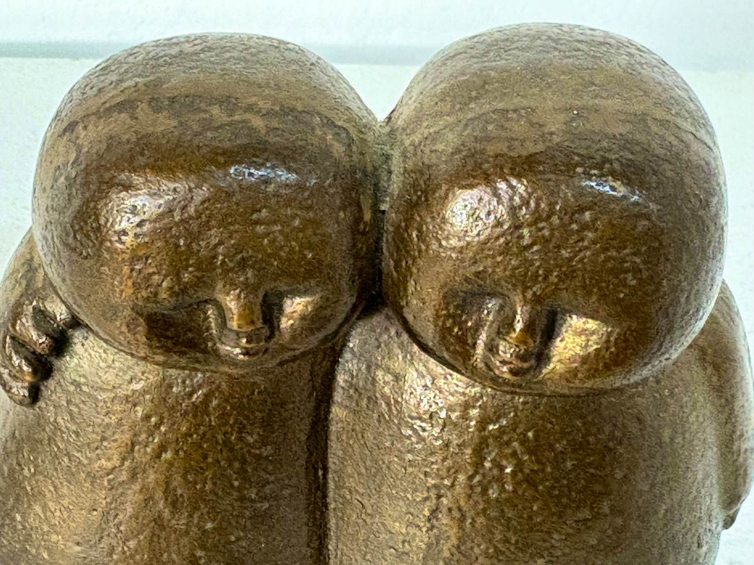 Sarka Radova - Bronzen sculptuur jongen en meisje kopen? Bied vanaf 200!