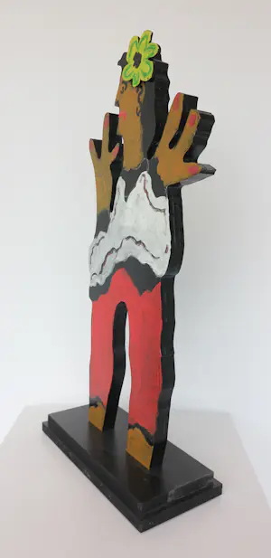 Jan Sierhuis - Houten beschilderde sculptuur, Figuur (in houten kist) kopen? Bied vanaf 250!