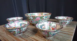 Niet of onleesbaar gesigneerd - Chinese famille rose schaaltjes kopen? Bied vanaf 1!