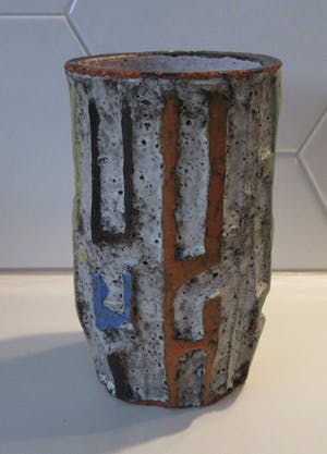 Potterie De Olde Kruyk - Rood Chamotte aardewerken Seqoia vaas ontwerp Piet Kurstjens kopen? Bied vanaf 8!