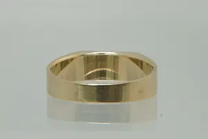 43- Vintage seventies 9Krt gouden unisex ring met geometrische afwerking kopen? Bied vanaf 75!