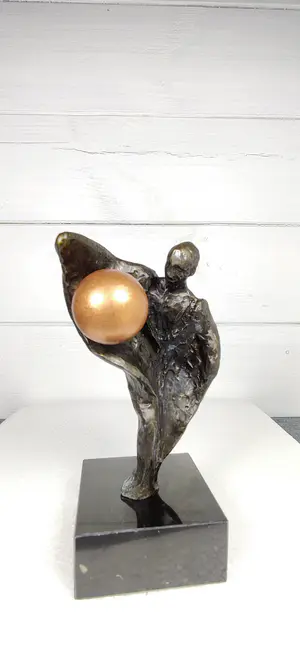 Corry Ammerlaan - jonglerende jongen met bal kopen? Bied vanaf 20!