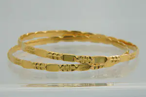 41 - Set van TWEE hoog-gehalte 22Krt geel- gouden "rinkel" armbanden kopen? Bied vanaf 930!