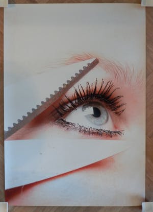 Niet of onleesbaar gesigneerd - Kleurenfoto EYE WITNESS Handgesigneerd. kopen? Bied vanaf 1!