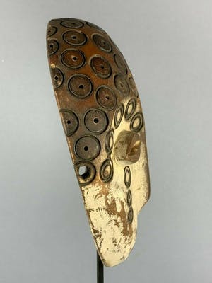 Dogon - 200626 - Tribal used African Lega Bwami mask - Congo. kopen? Bied vanaf 35!